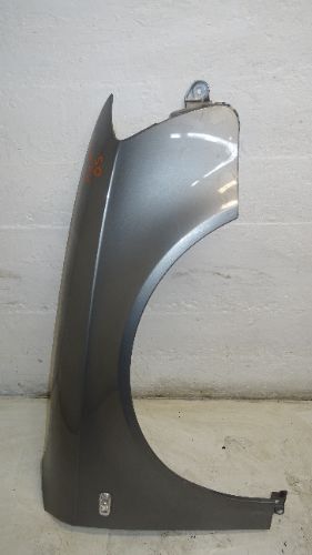 AUDI A4 B7 8ED (2006) ESTATE DRIVERS SIDE WING PANEL IN LY7G